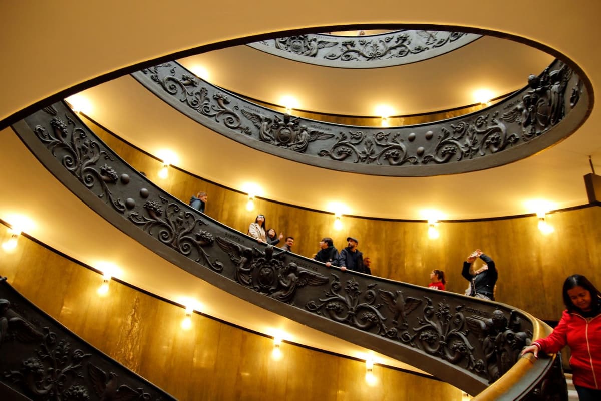 Vatican Museum & Sistine Chapel Tickets with Audio Guide App