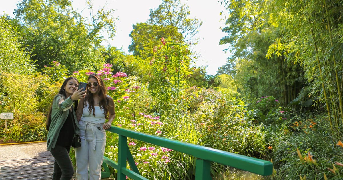 Desde París: Excursión de un día a Giverny con audioguía o guía en directo
