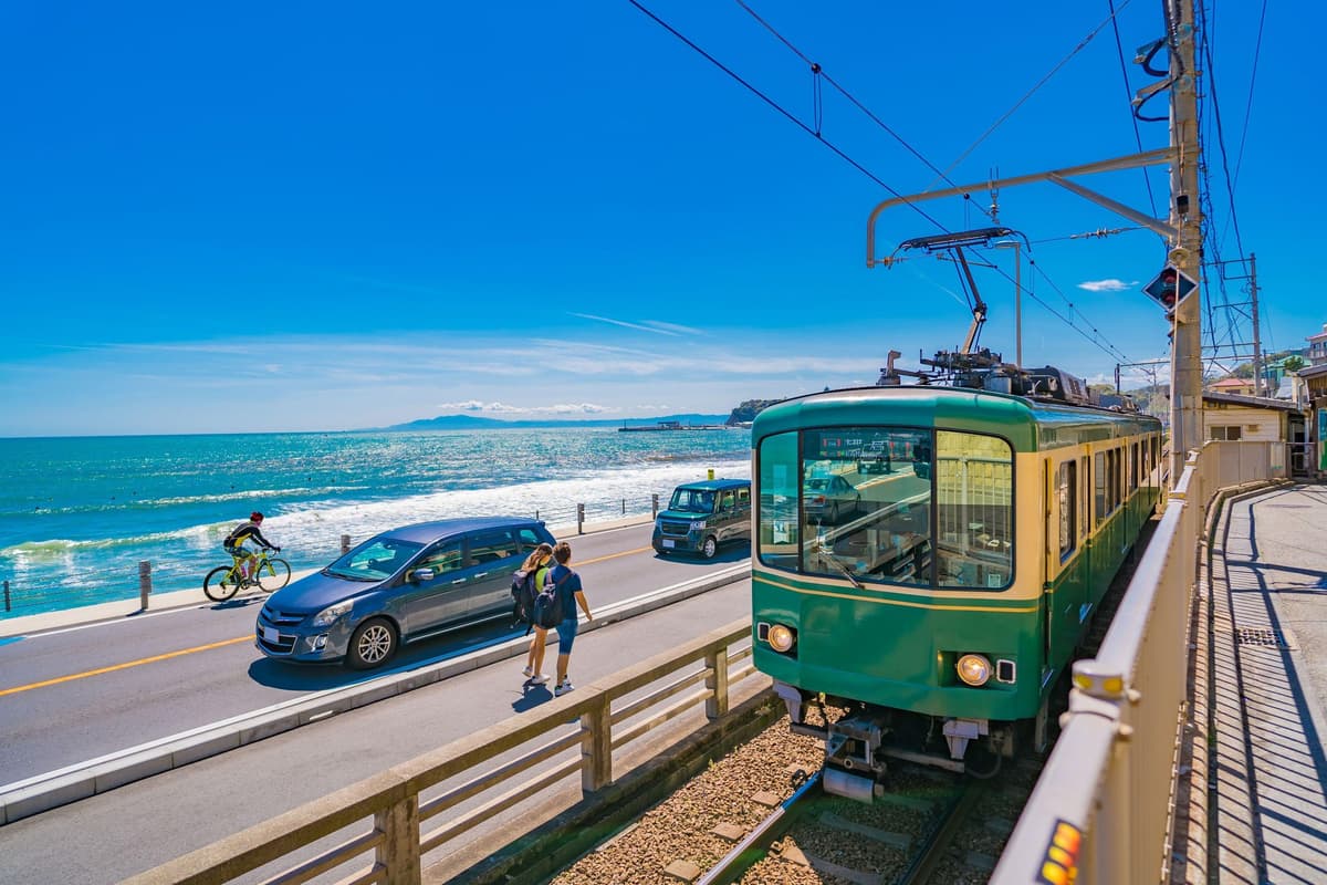 Tokyo: Enoshima, Kamakura or Yokohama Tour (Enoden Included)