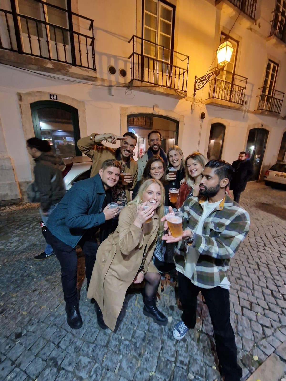 Lisbon: Bairro Alto Nightlife Tour with Drinks