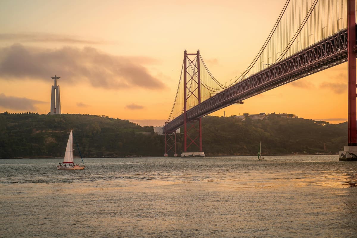 Lisbon: Pena Palace, Sintra, Belém Tour & Sunset on a Boat