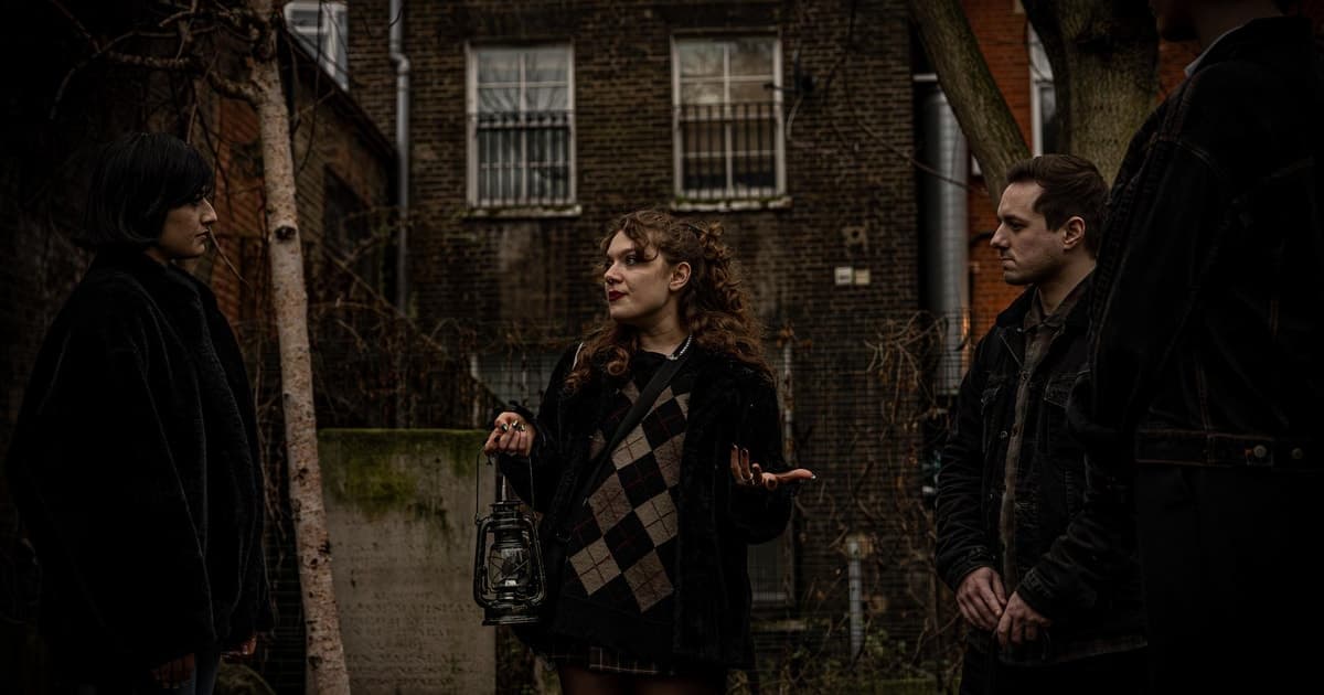 London: Jack the Ripper Night Walking Tour in Whitechapel