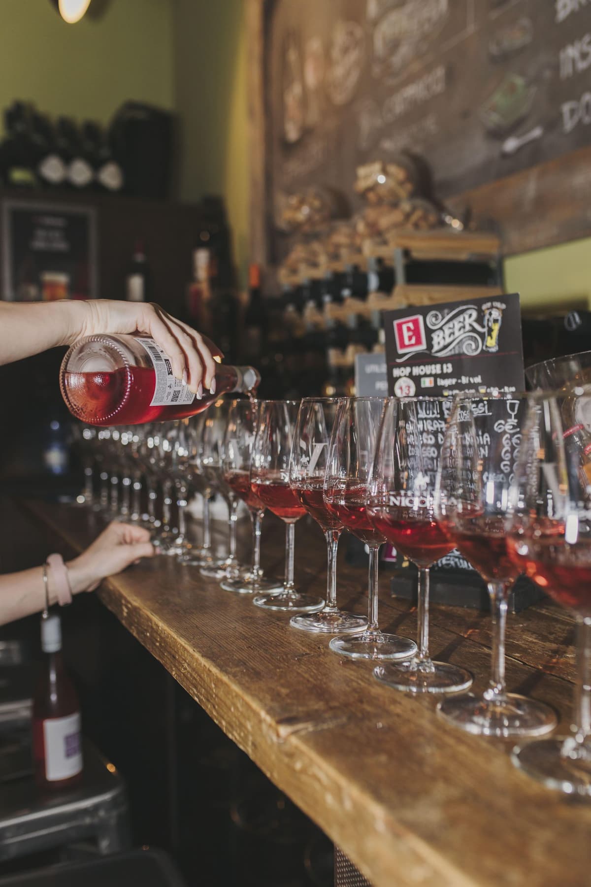 Rome: Trastevere Wine Tasting with Food Pairing and Gelato