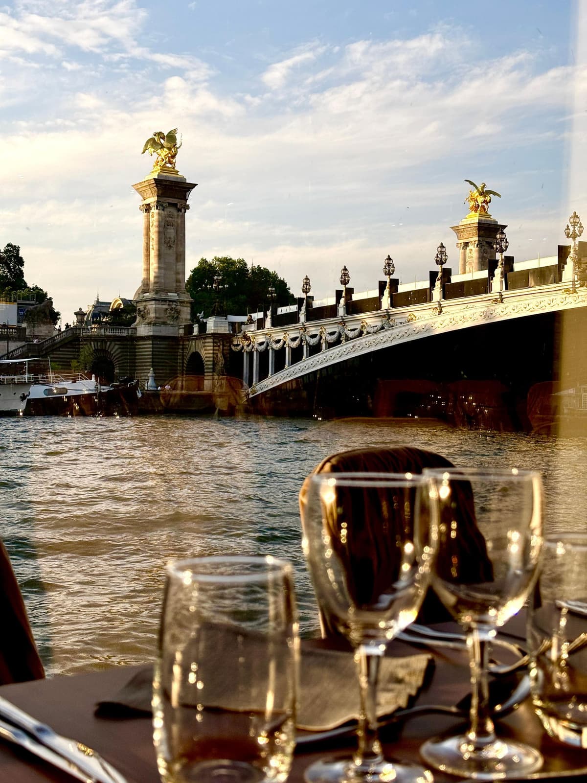 París: paseo en barco con cena bistronómica por el río Sena