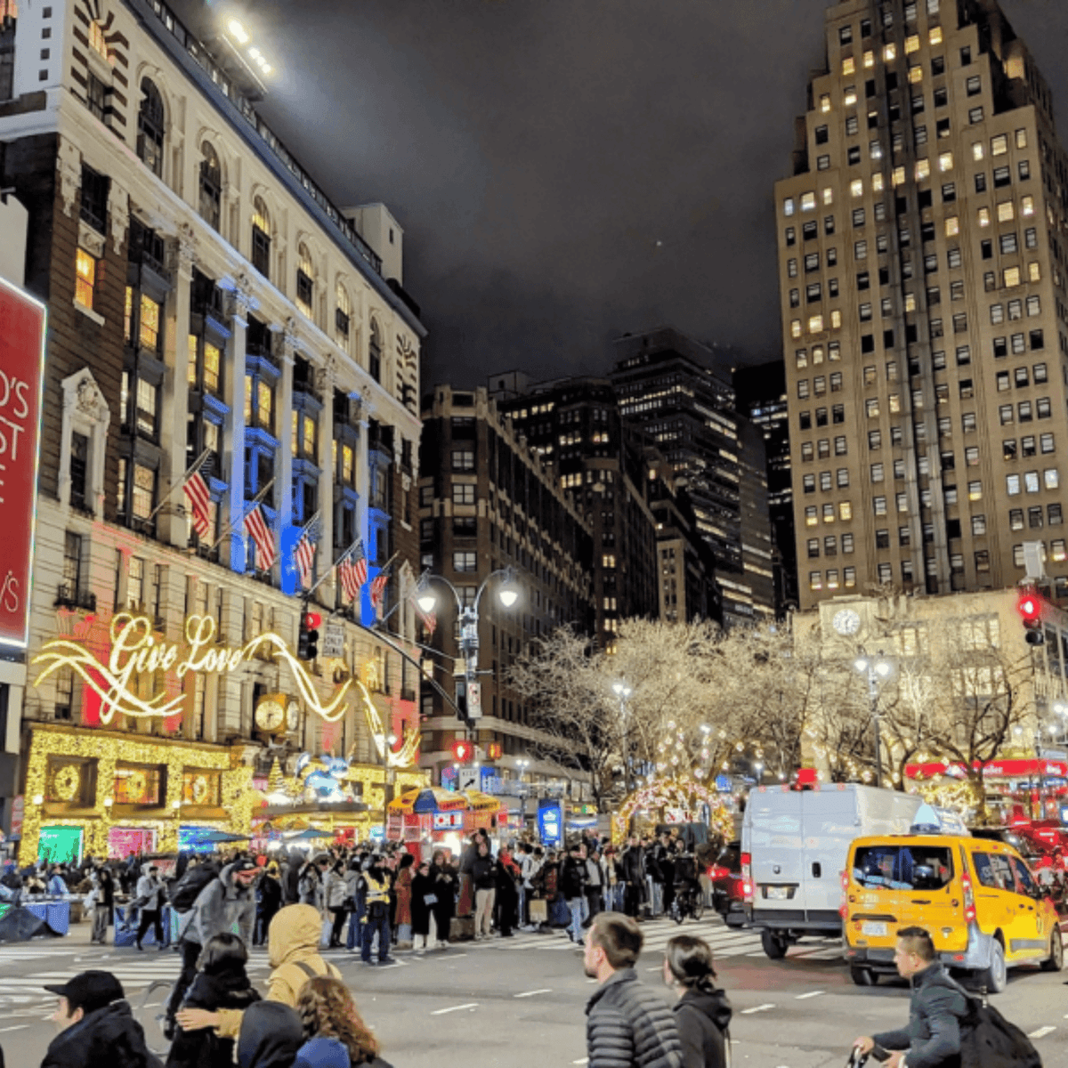Christmas in New York: Rockefeller Tree Rickshaw Tour