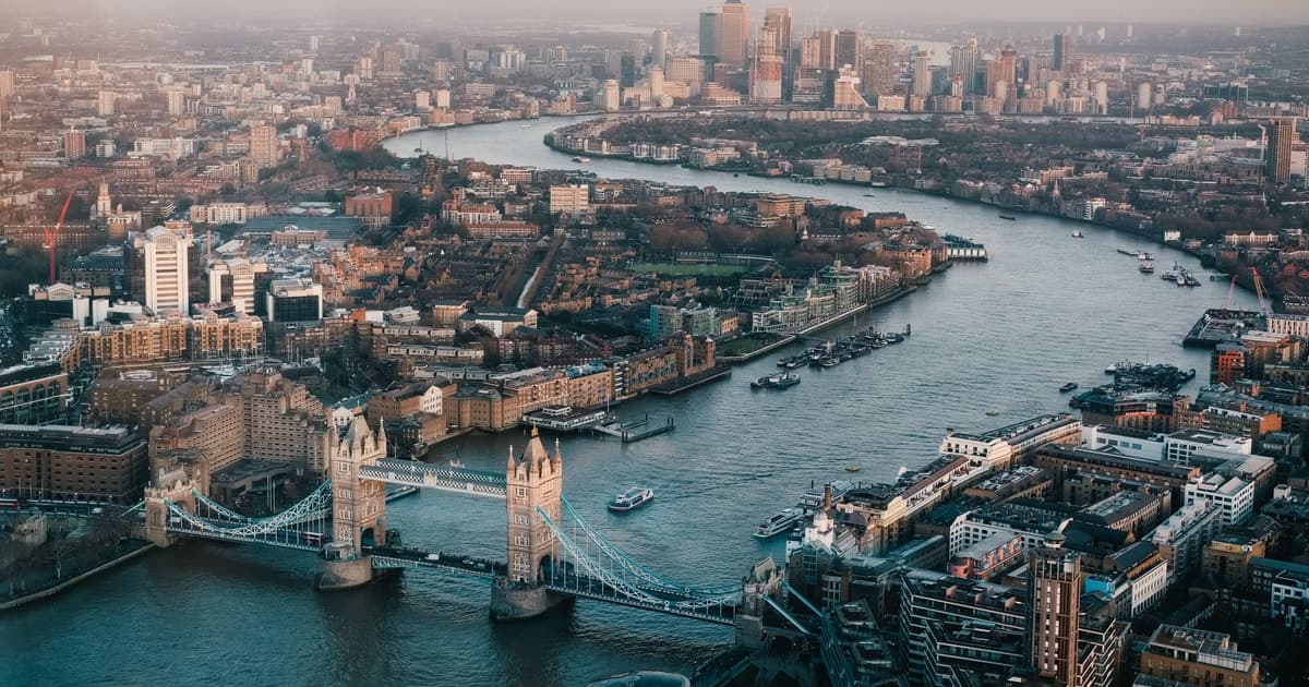London: The River Thames Trail (Walking Tour)