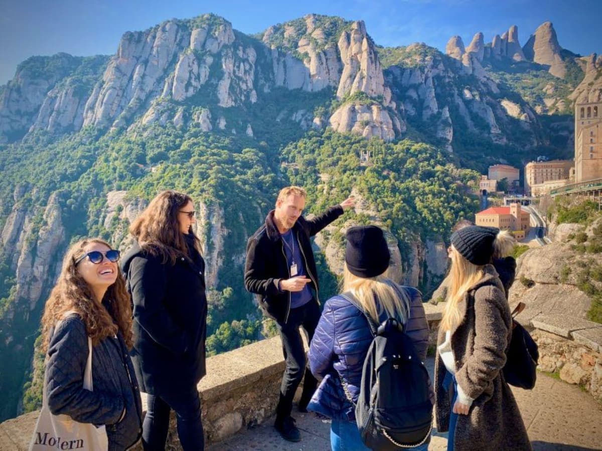 Barcelona: tour de Montserrat, traslados y entrada a la basílica