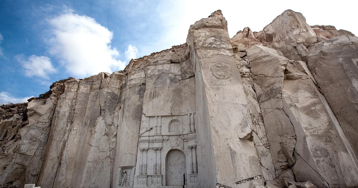 Desde Arequipa: Excursión a la Ruta del Sillar | Medio Día |