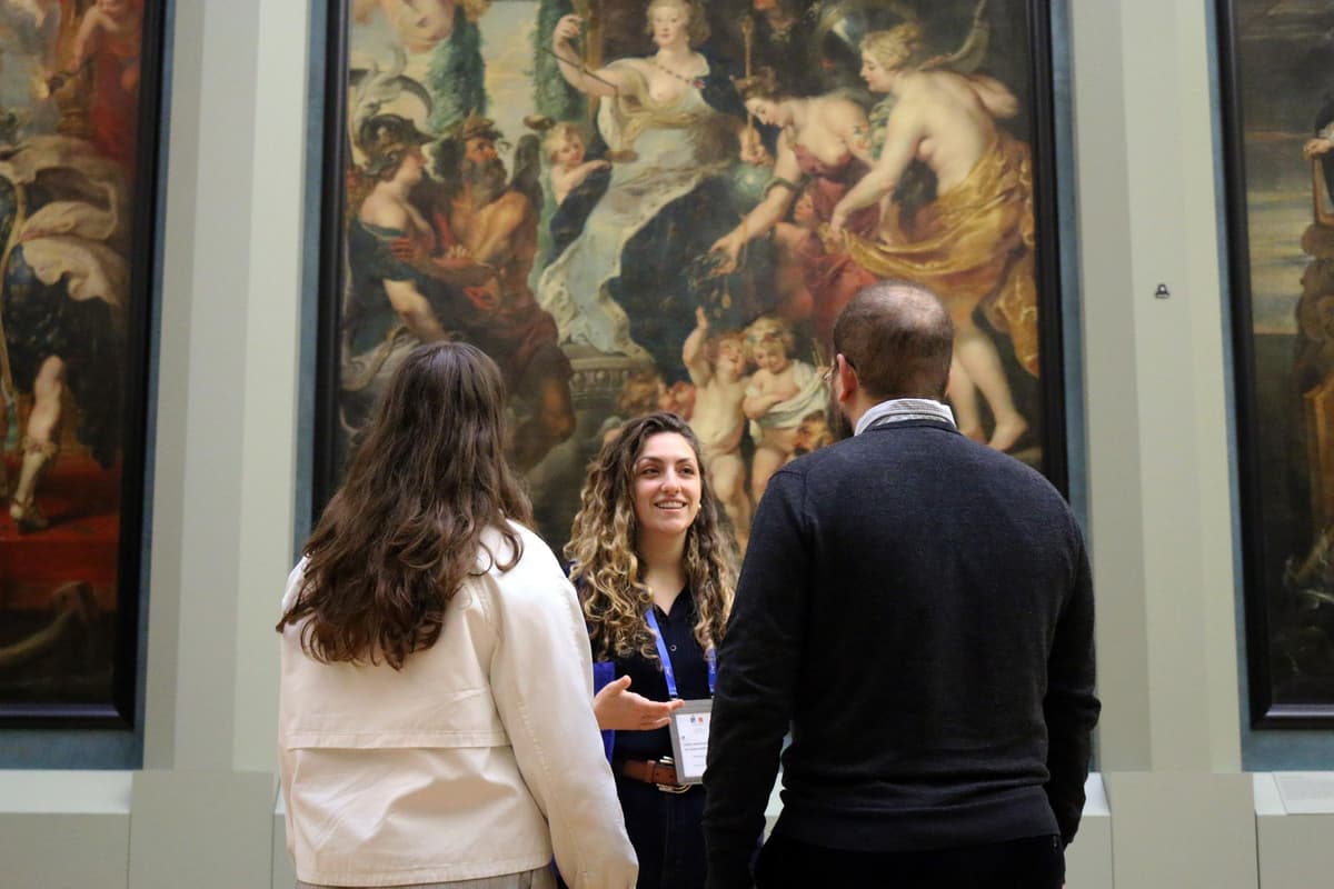 Louvre Private Tour: The Essentials and More w/ Expert Guide