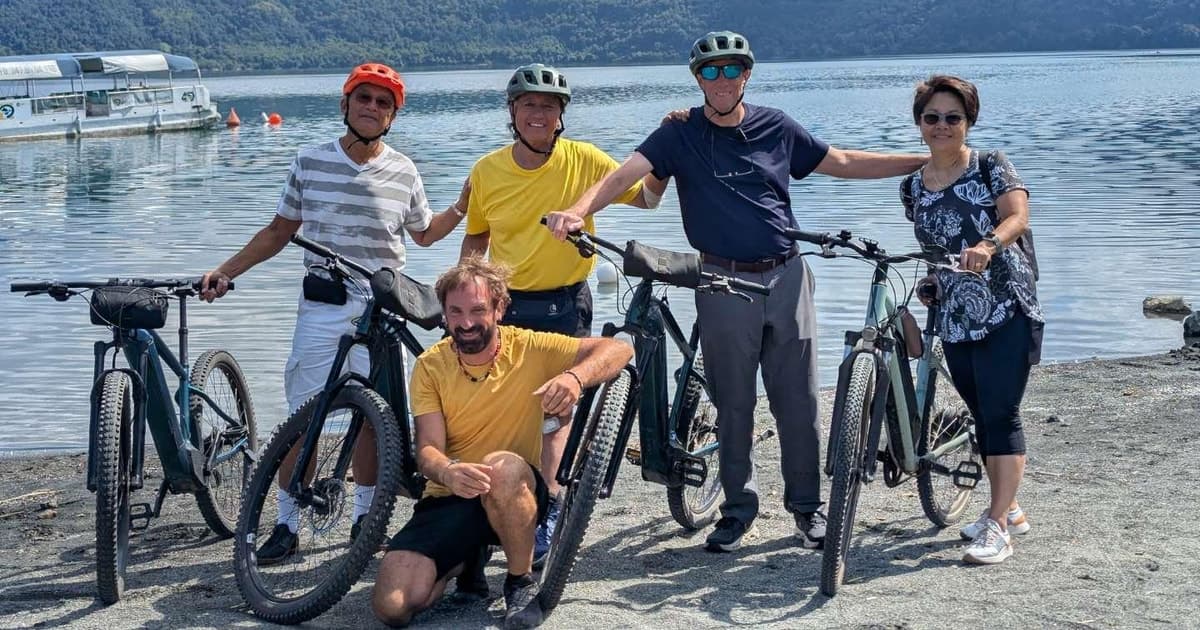 Rome: E-Bike Tour on the Ancient Appian Way to Castel Gandolfo and the Lake