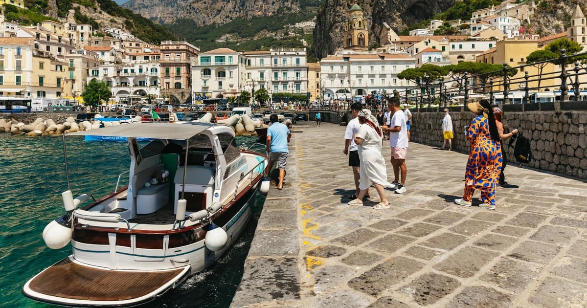 Desde Nápoles: Tour en barco por Positano y Amalfi con bebidas