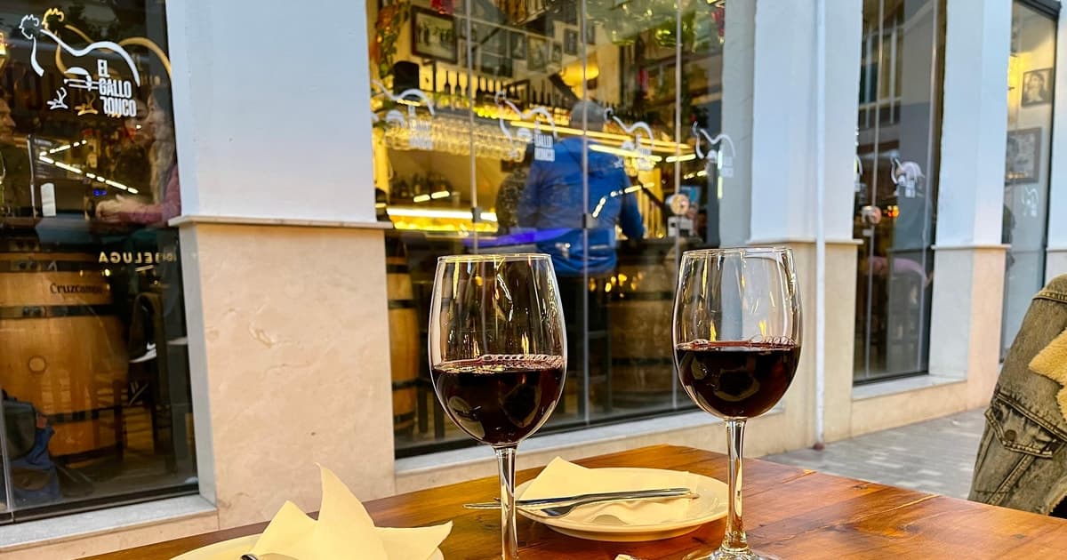 Málaga Tour Privado: Recorrido con Vinos y Tapas