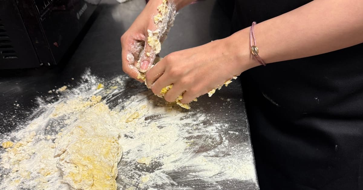Florence: Private Home Cooking Class Pasta, Tiramisu & Wine