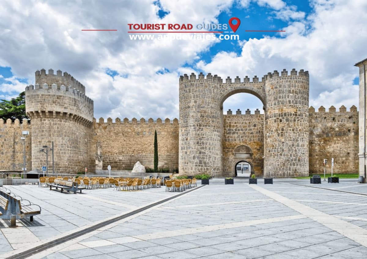 Madrid: Tour privado Ávila - Segovia con Ruta de Tapas