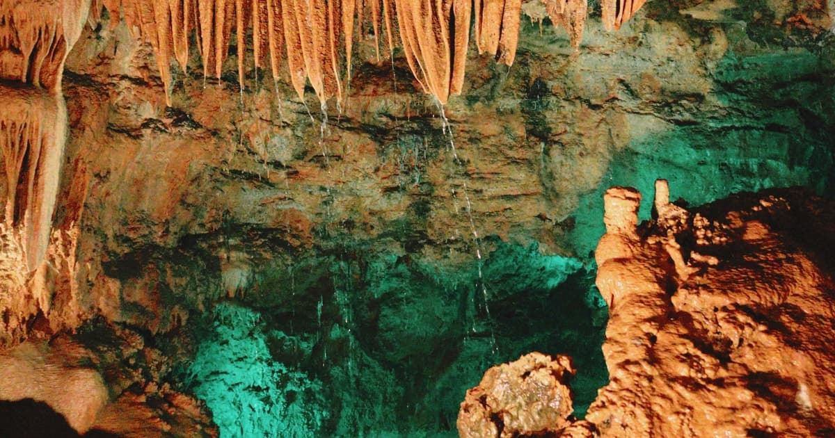 Lisbon: Mira de Aire Cave, Fatima, Nazare & Óbidos Tour