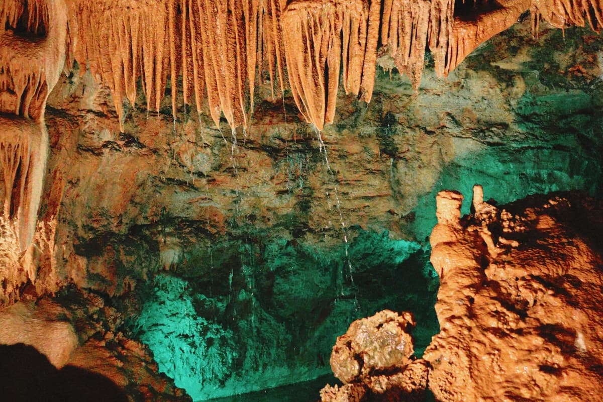 Lisbon: Mira de Aire Cave, Fatima, Nazare & Óbidos Tour