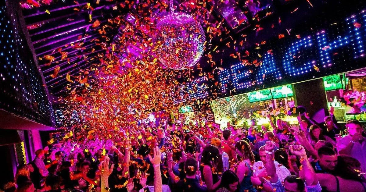 Budapest: experiencia VIP de ocio nocturno con chupitos y entrada a una discoteca
