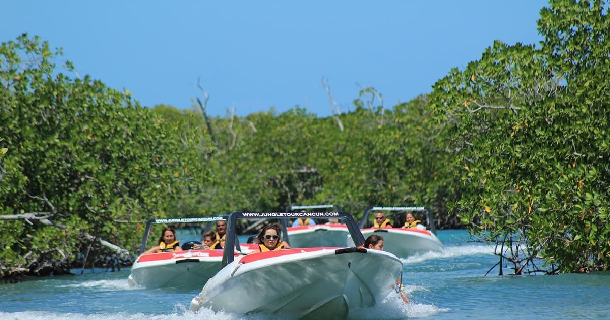Cancún: tour de aventura en la selva con lancha motora y esnórquel.