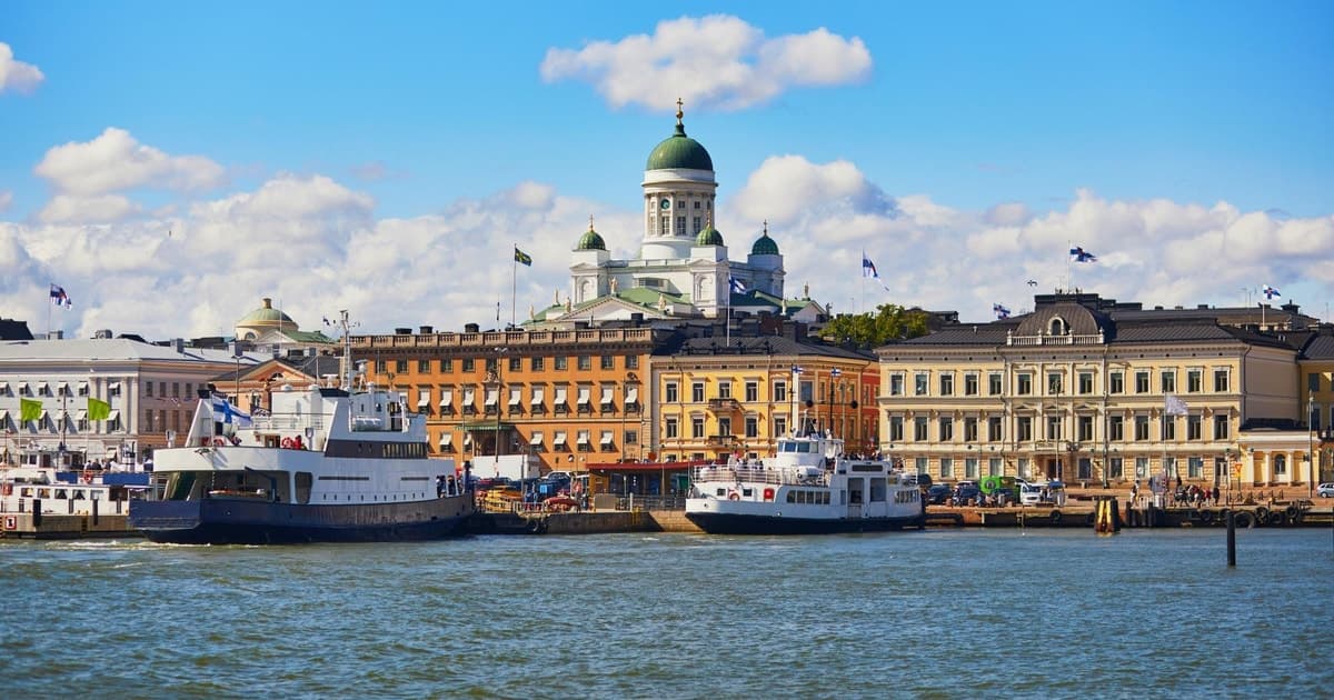 Entradas para un tour familiar privado guiado por Helsinki y un paseo en barco