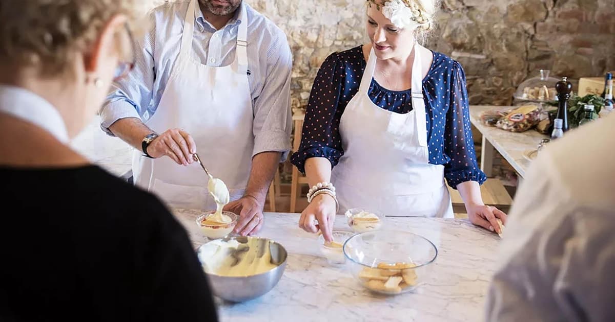 Florence: Pasta Workshop & Dinner with Tuscan Wine