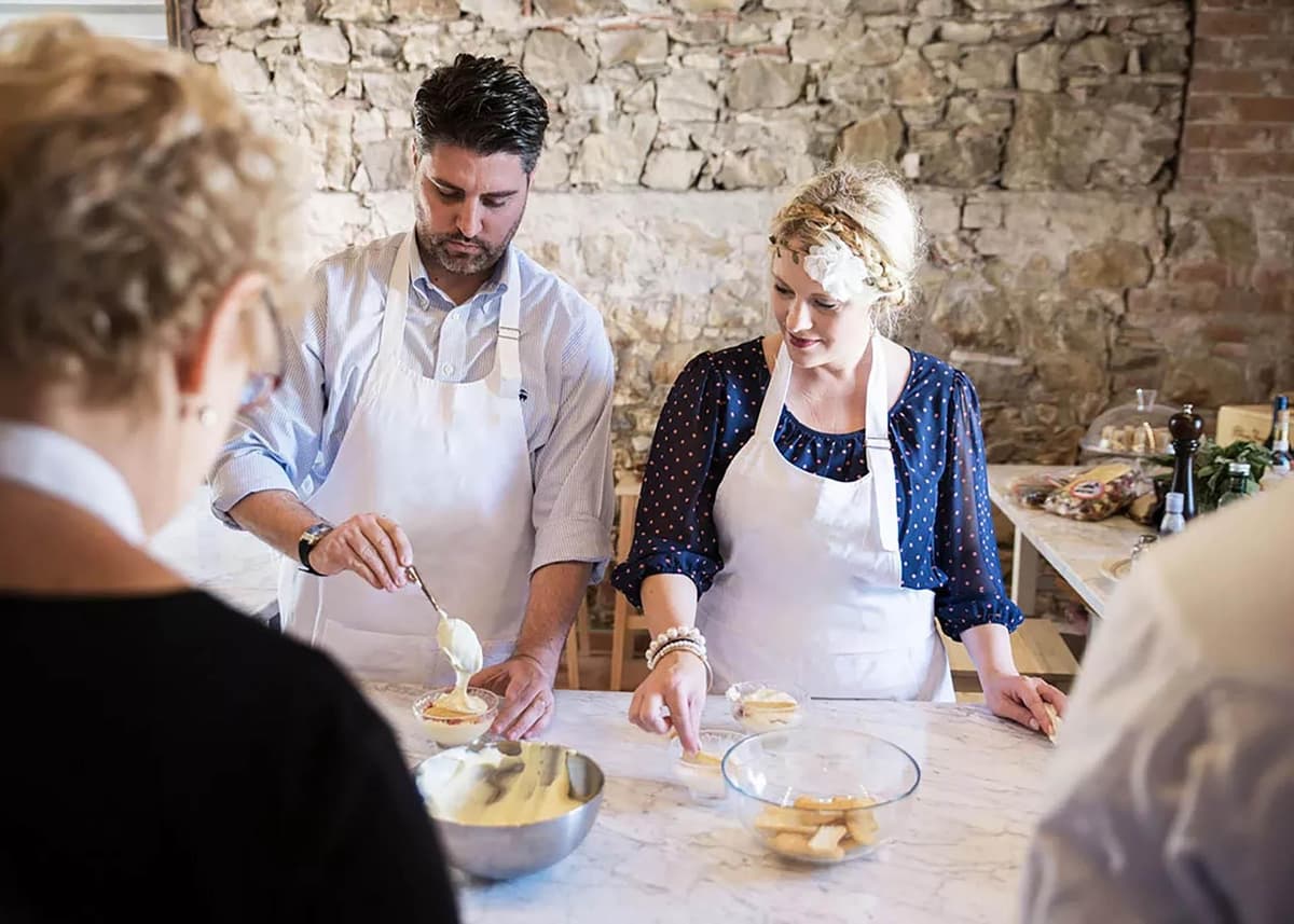 Florence: Pasta Workshop & Dinner with Tuscan Wine