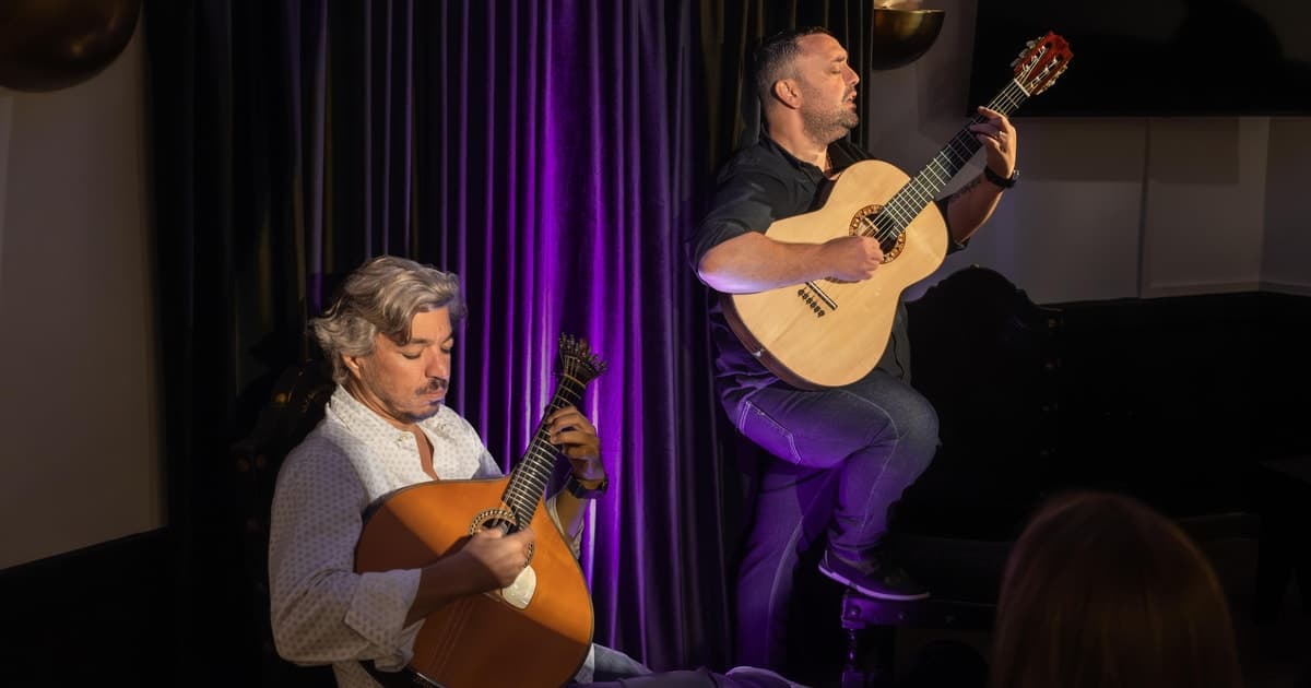 Lisbon: Fado Experience with Live Music and Drinks