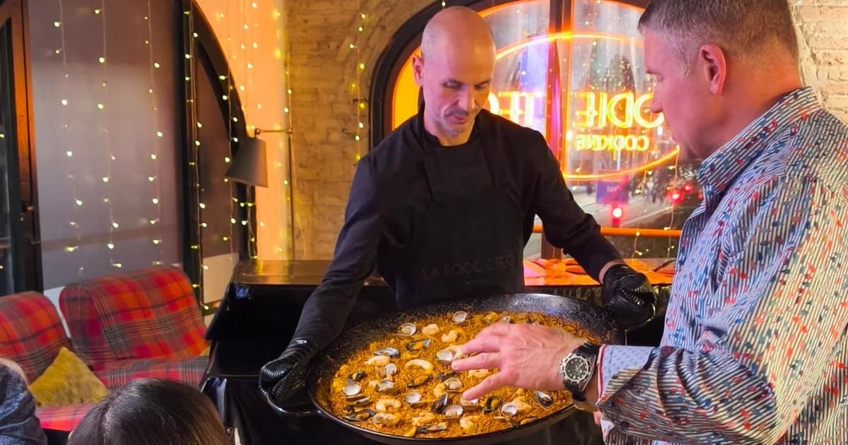 Premium Cooking Class: Paella & Spanish Tapas in Loft