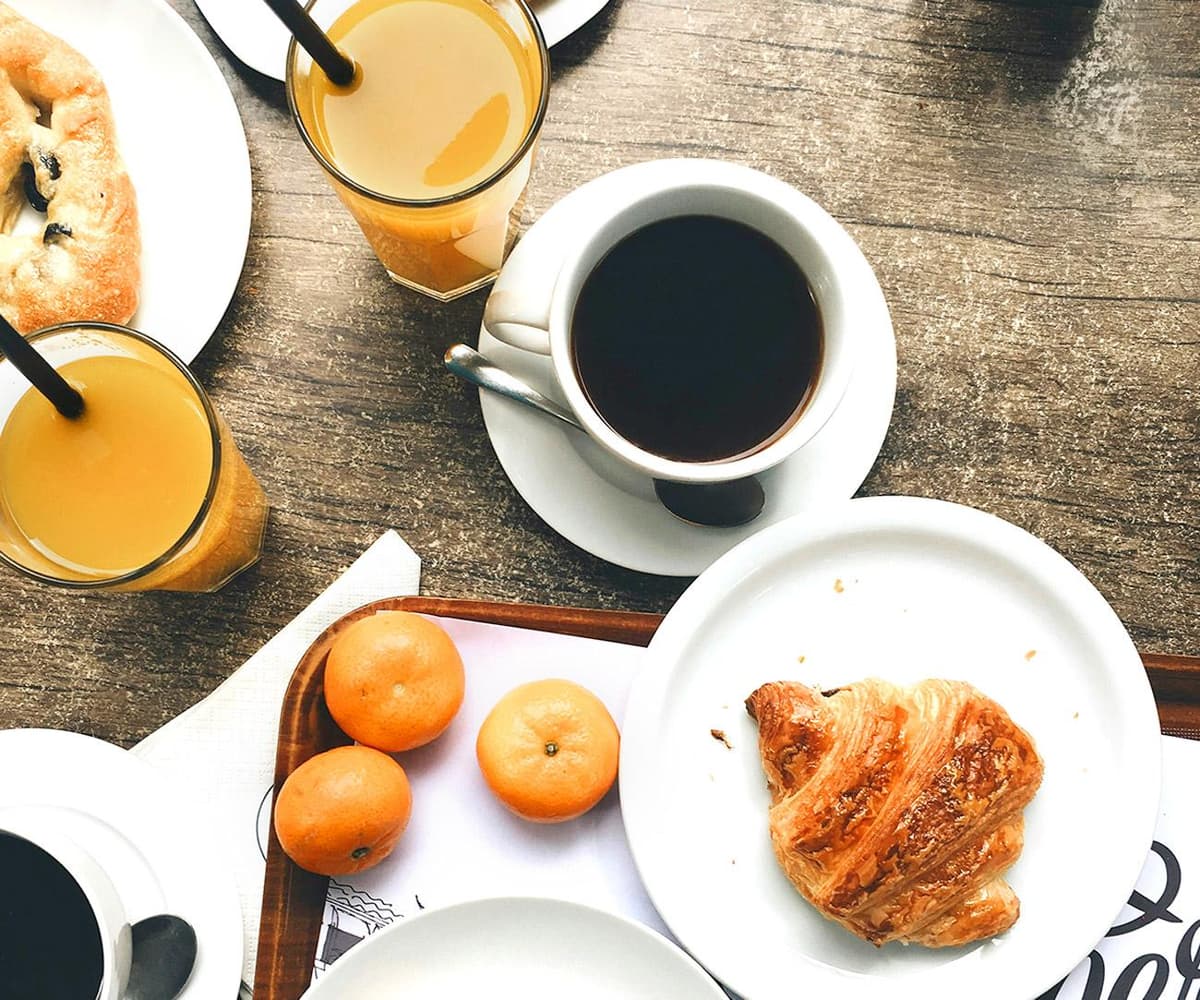 Valencia: Desayuno Brunch en un tour en barco | comida y bebida