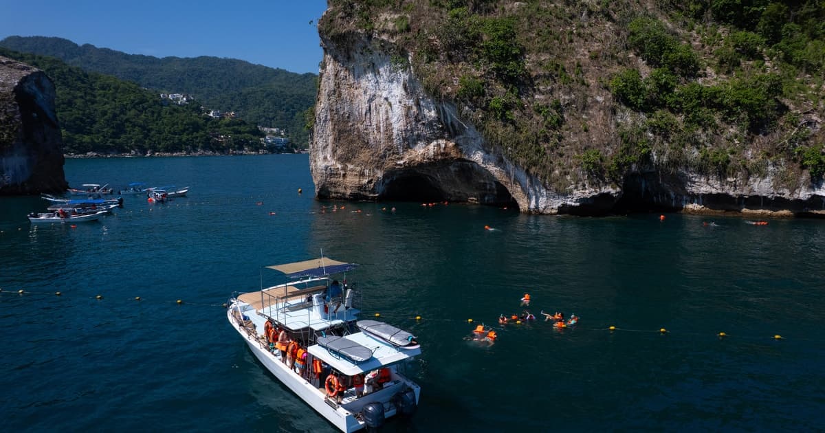 Puerto Vallarta: Snorkeling Sightseeing Tour in the Arcos de Mismaloya and Paredón