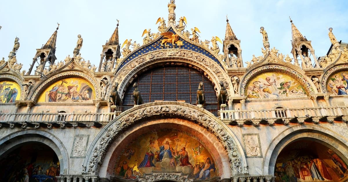 Venecia: paseo en góndola y basílica Dorada