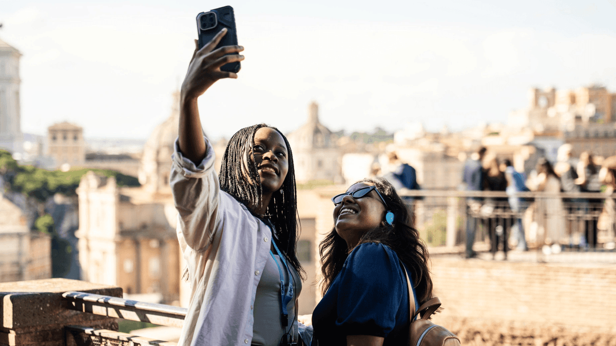 Rome: Vatican Museum Tour and Colosseum Experience