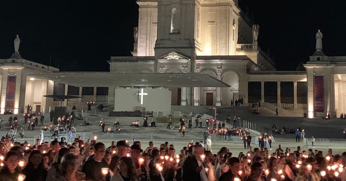 Fátima at Night –Candlelight Procession with Spiritual Guide