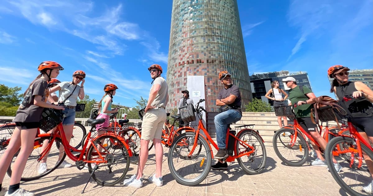 Más allá de las postales: vistas de Barcelona en bici eléctrica