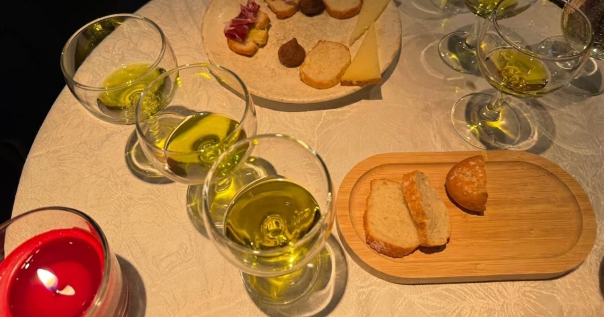 Tapas, vino y aceite de oliva de Madrid: Cata y maridaje gourmet