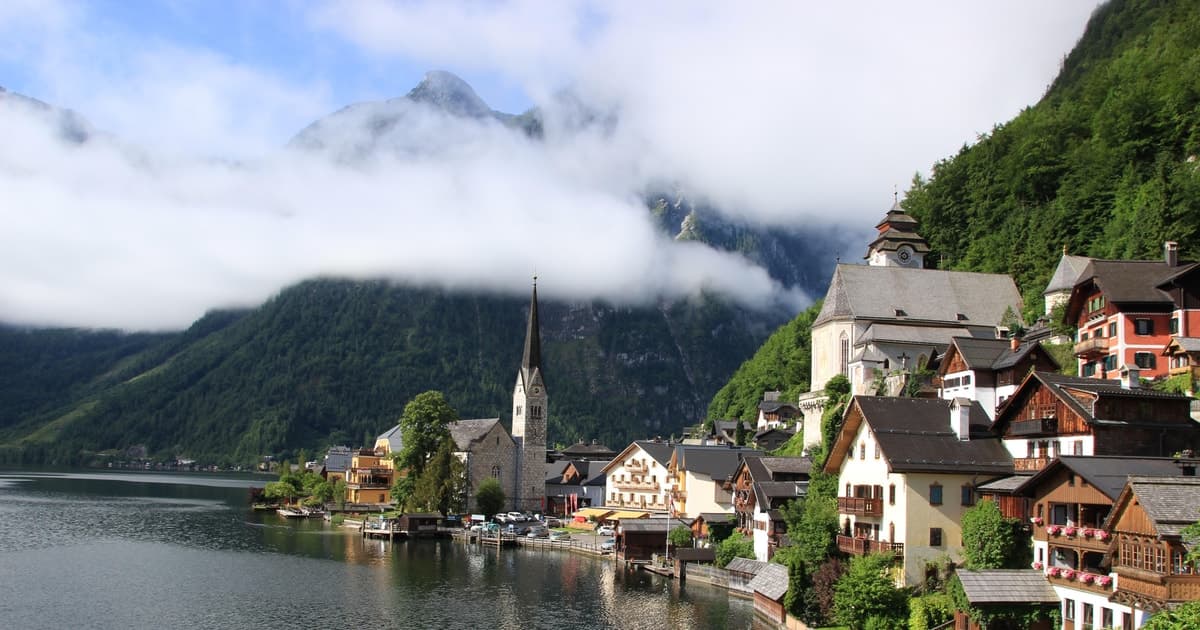 From Vienna: Hallstatt, Mountains & Alpine Lakes Day Trip