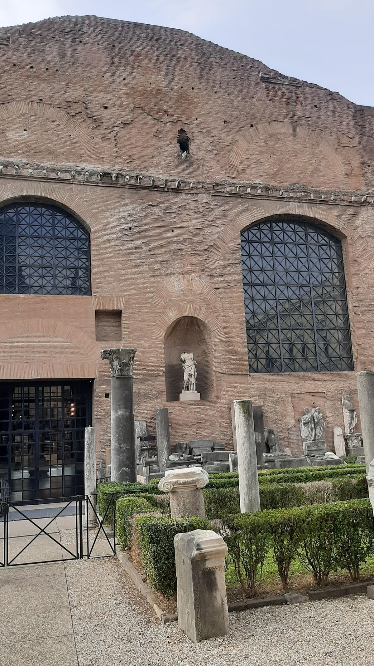 From Rome: Diocletian Baths Fast-Track & Scenic Bus Tour