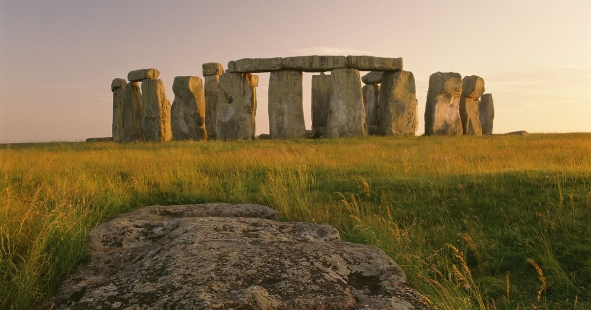 London: Stonehenge, Bath, Lacock, & Avebury Small Group Tour