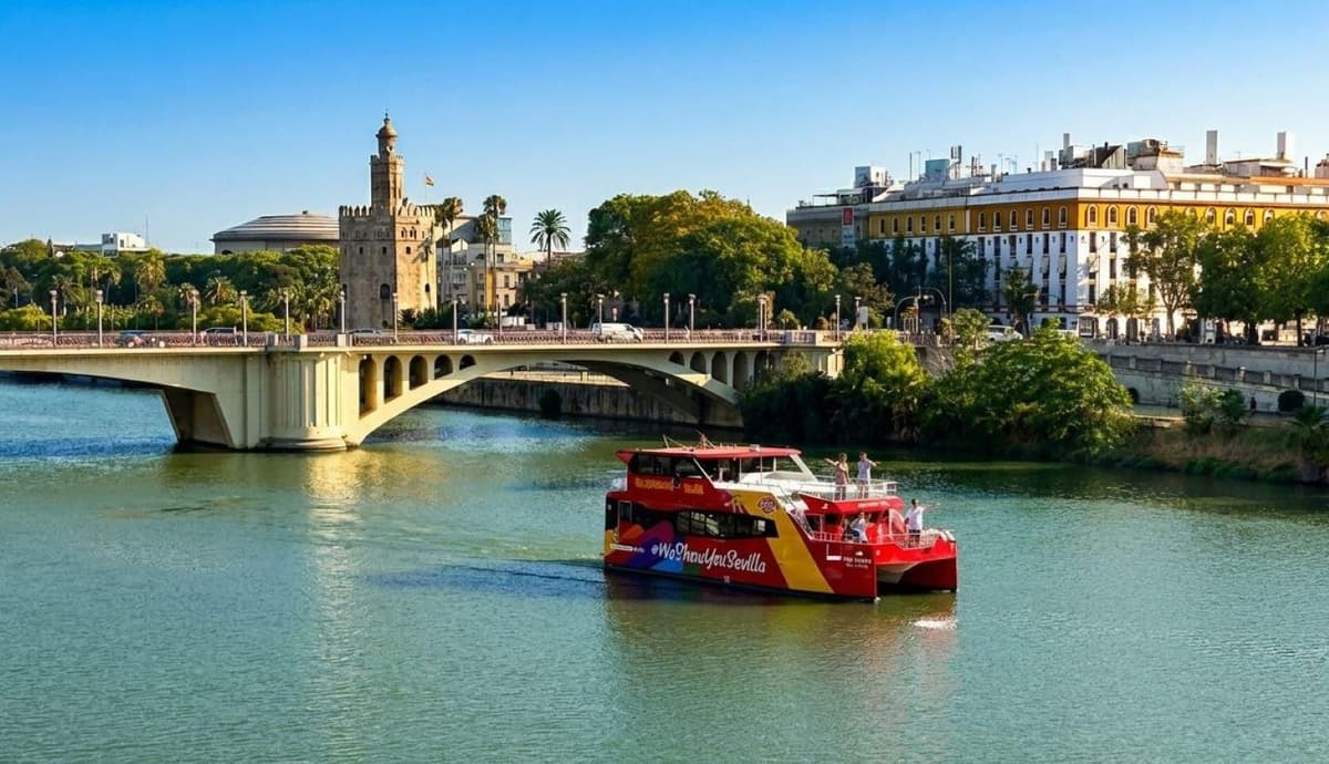 City Sightseeing Sevilla: crucero de 1 hora por el río Guadalquivir