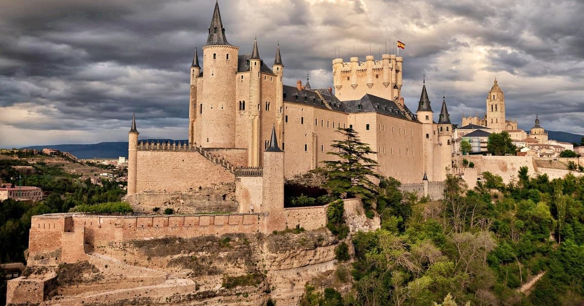 Desde Madrid: excursión de 1 día a Segovia con ticket de entrada al Alcázar