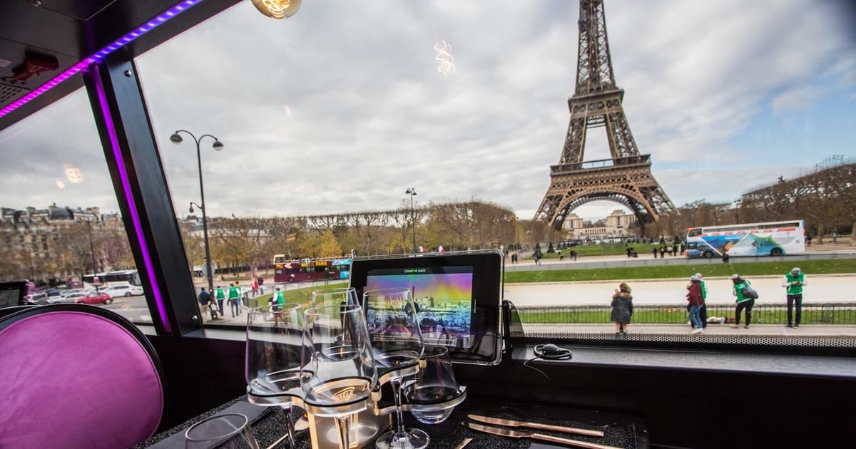 París: tour cultural nocturno en autobús con cena a bordo