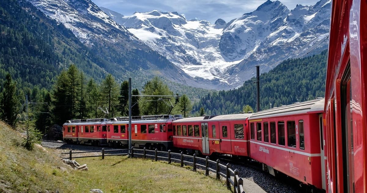 Munich: Premium Neuschwanstein Small-Group Tour by Train