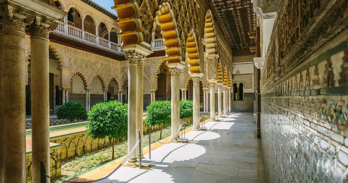 Seville: Royal Alcazar Guided Tour with Fast-Track Access