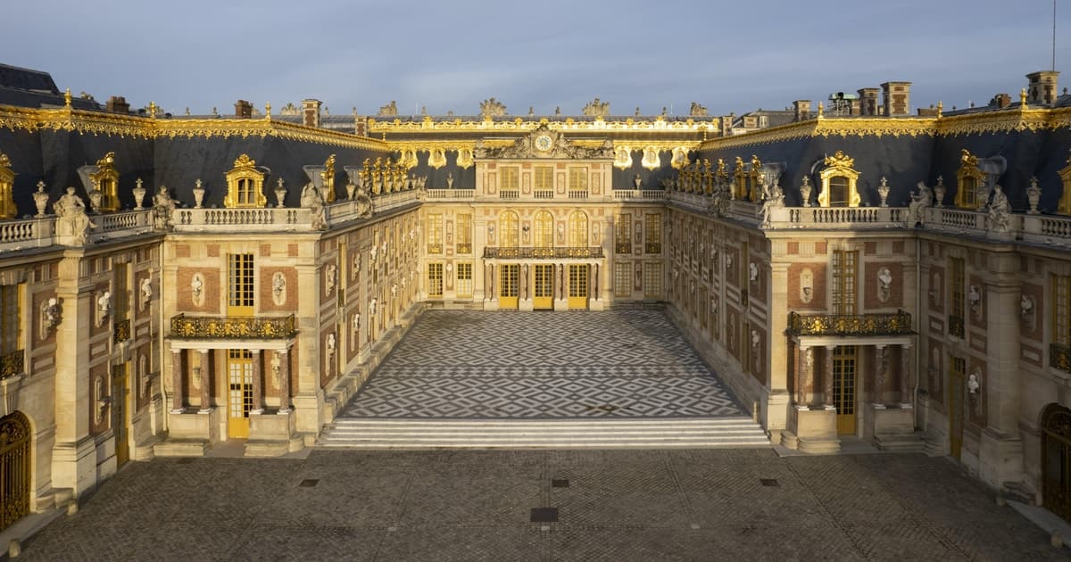Versailles Palace: Day Trip & Paris Hop-On Hop-Off