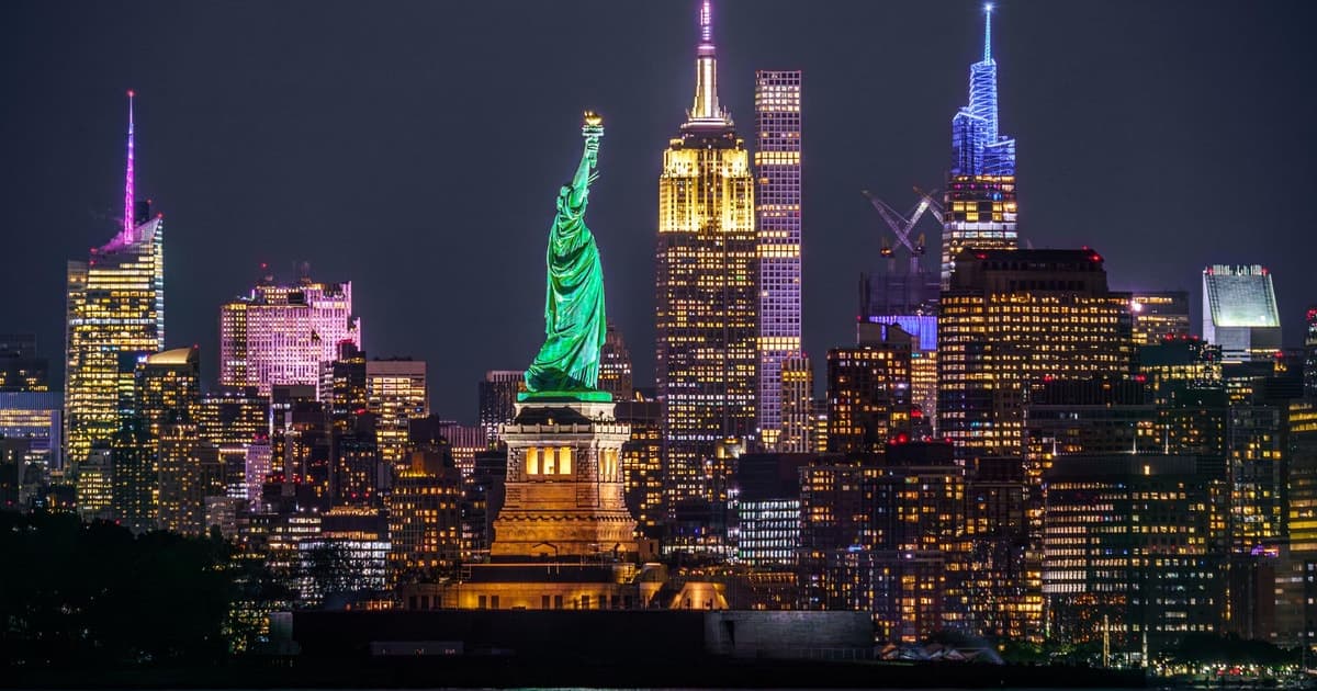 NYC at Night: 3-Hour Luxury Bus Tour of Top Highlights