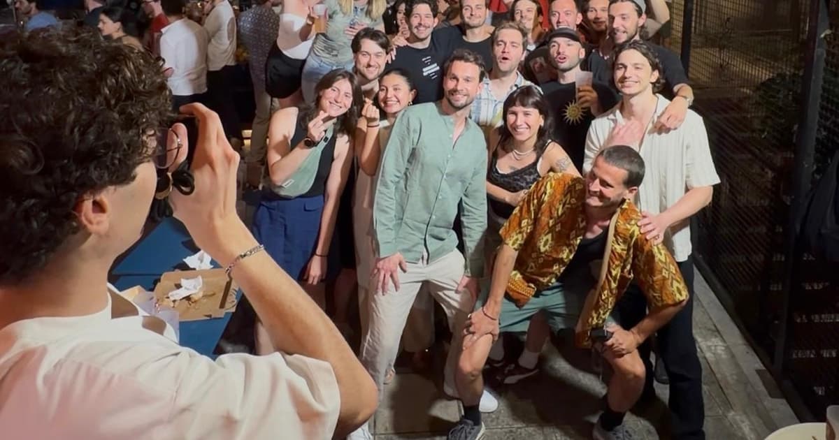 Paris: Social Night Pub Crawl – 3 Bars, Shots & Club Entry