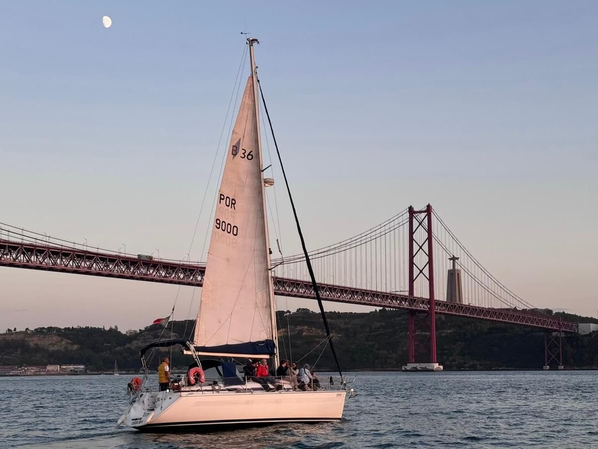 Lisbon: Day and Sunset Tour on the Tagus River