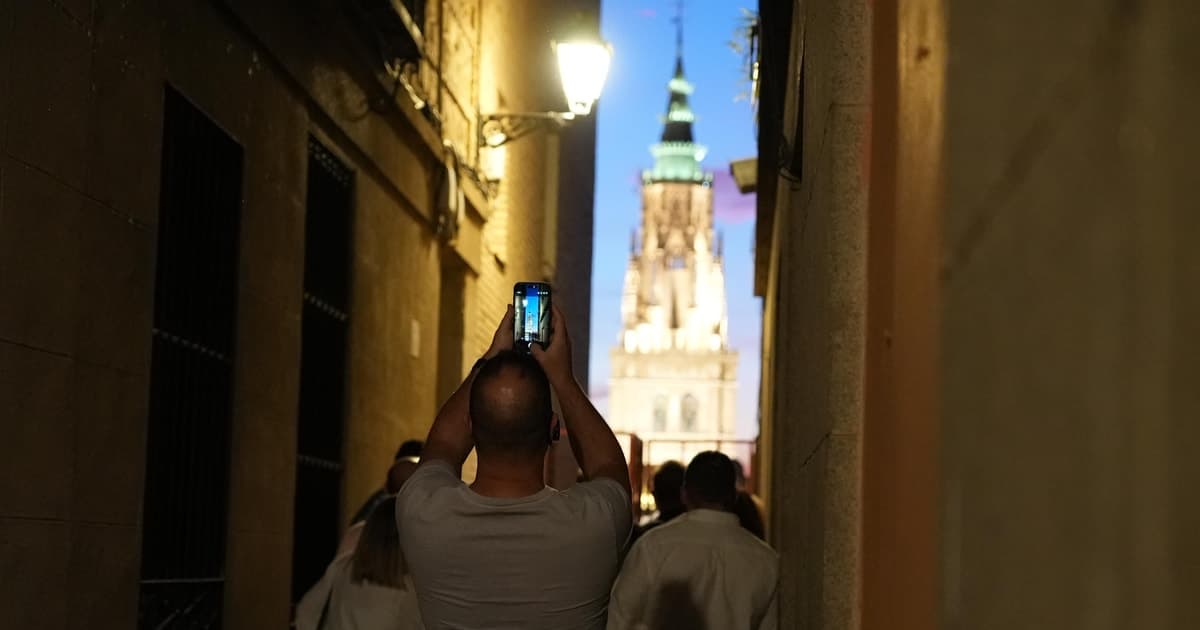 Tour nocturno de leyendas y misterios con subterráneo