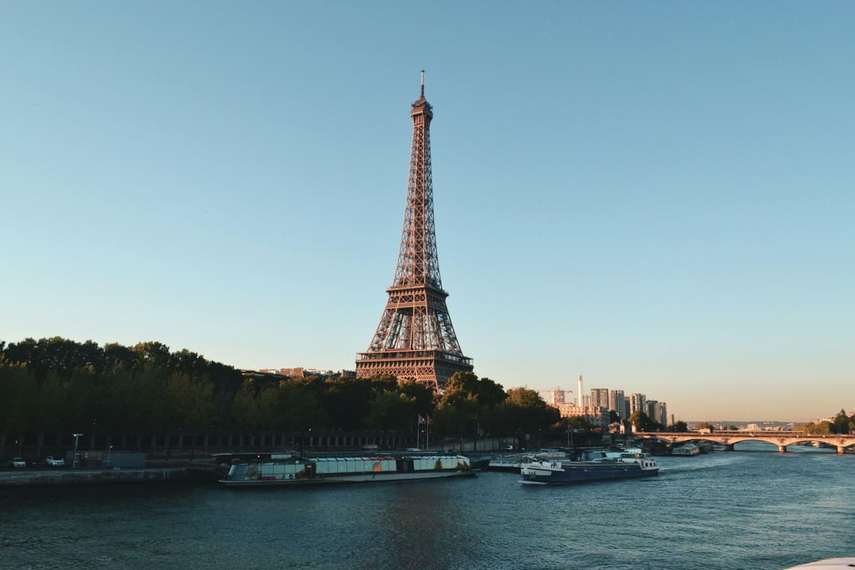 París: crucero de 1 hora por el Sena y sesión de fotos en la Torre Eiffel