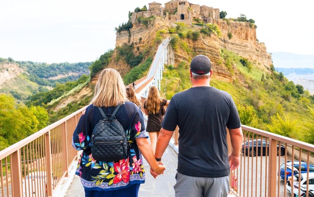 Rome: Tuscany Day Trip with Vineyard Lunch and Wine Tasting