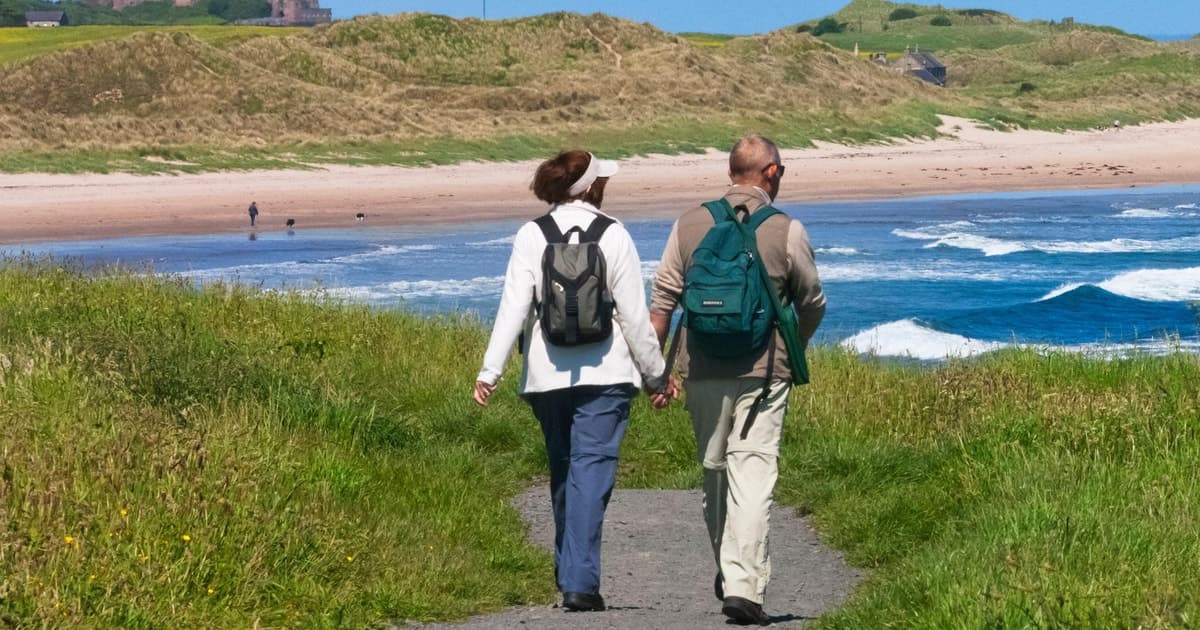 Edinburgh: Bamburgh Castle, Northumberland and Alnwick Trip